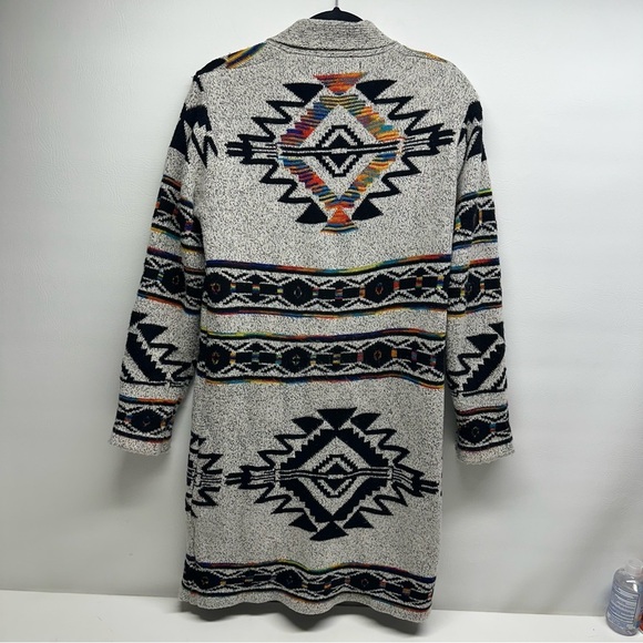 ON BLUE Aztec Patterned Gray Sweater Cardigan SIZE M - Picture 3 of 7